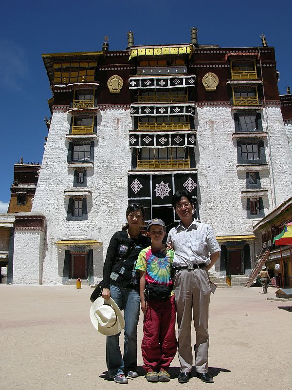 Tibet Lhasa 03 05 Peter Ryan With Chinese Tourists In Potala Deyang Shar Courtyard